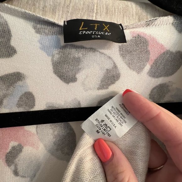 NWOT • Cardigan • Sz Med - Picture 3 of 3